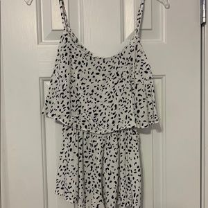 Pants Store animal print romper, Size Small. NWT